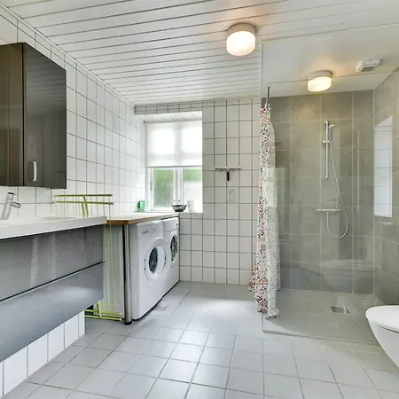 Gunhilda - 200m From The Sea By Interhome